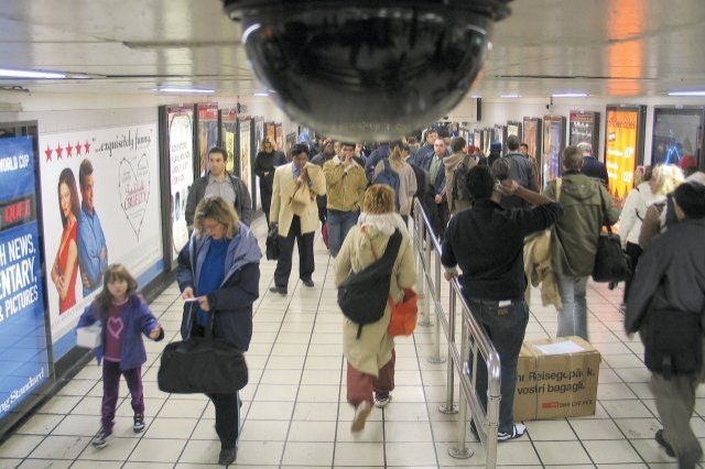 CCTV surveillance on the London Underground (30045)