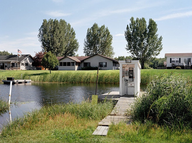 Andreas Rutkauskas, telephone reporting booth at an unmanned crossing in Angle Inlet, Minnesota, USA, Borderline project, 201215. (30198)
