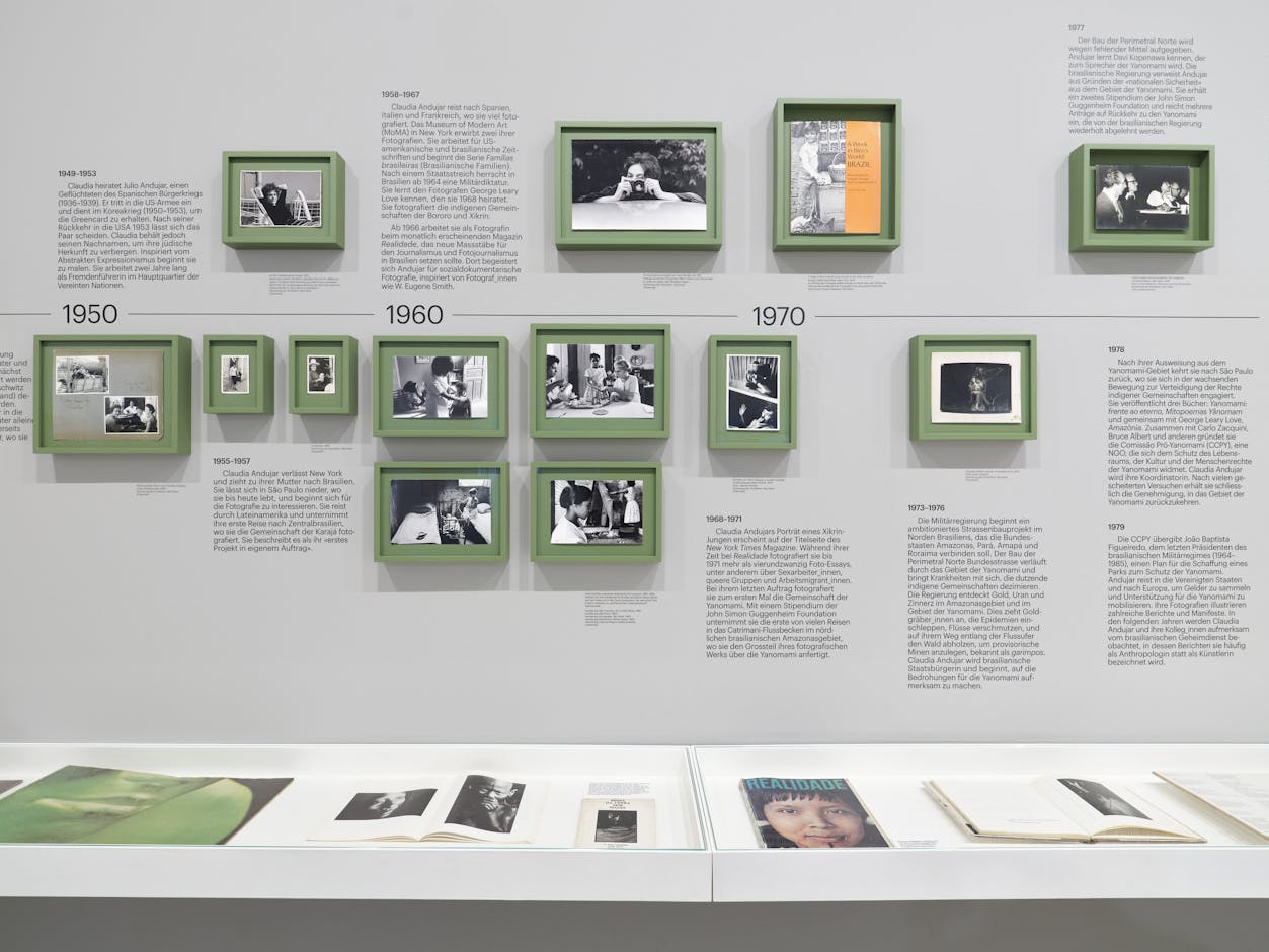 <div>Installationsansicht <em>Claudia Andujar – Der Überlebenskampf der Yanomami</em>, Fotomuseum Winterthur © Fotomuseum Winterthur / Conradin Frei</div>
