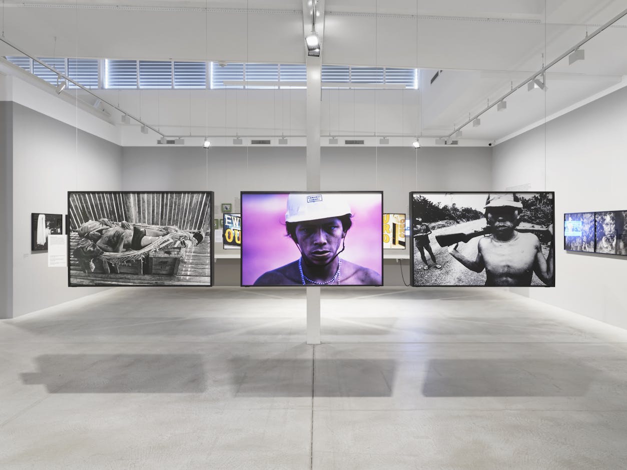 <div>Installationsansicht <em>Claudia Andujar – Der Überlebenskampf der Yanomami</em>, Fotomuseum Winterthur © Fotomuseum Winterthur / Conradin Frei</div>