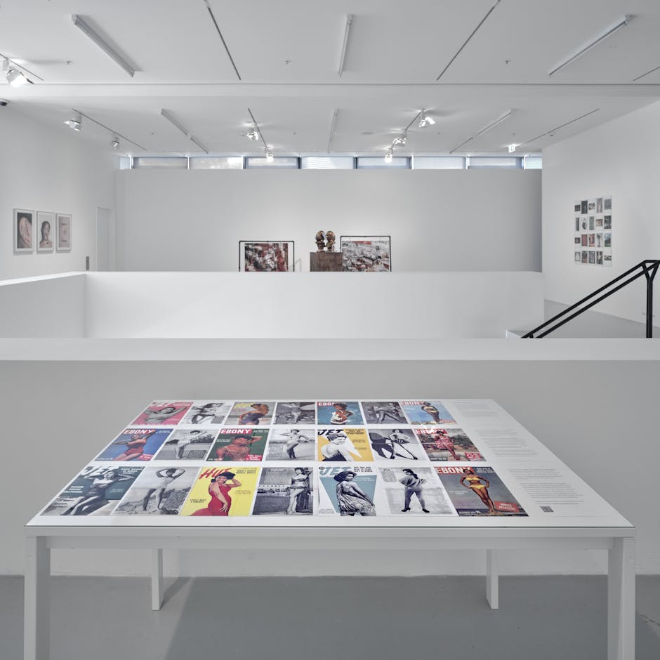 <div>Installationsansicht <em>Der Sammlung zugeneigt – Konstellation 2</em> © Kunststiftung DZ Bank / Norbert Miguletz</div>